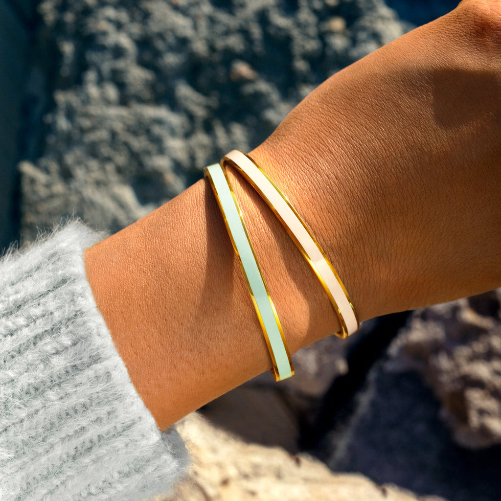 Don't Let The Hard Days Win Color Bangle