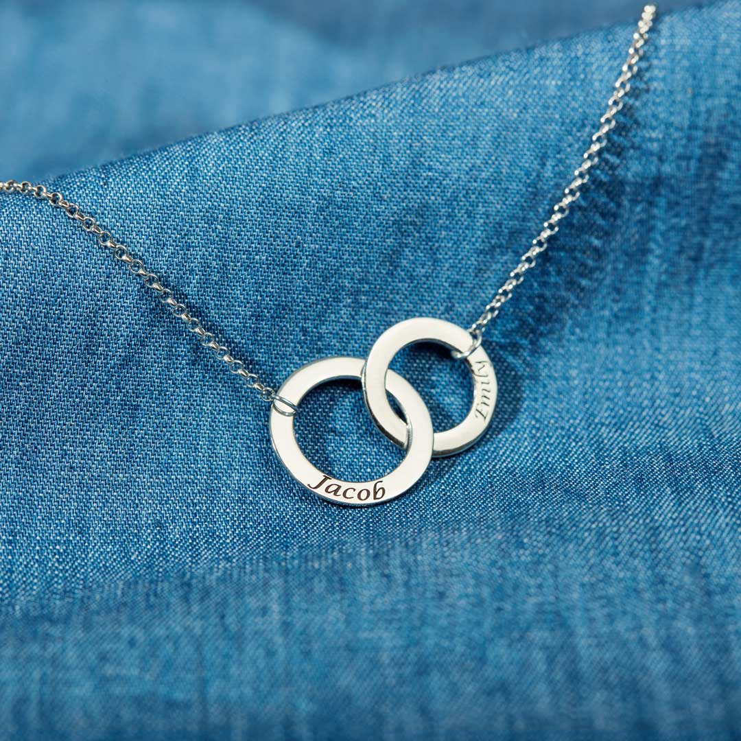 Engraved Names Interlocking Necklace
