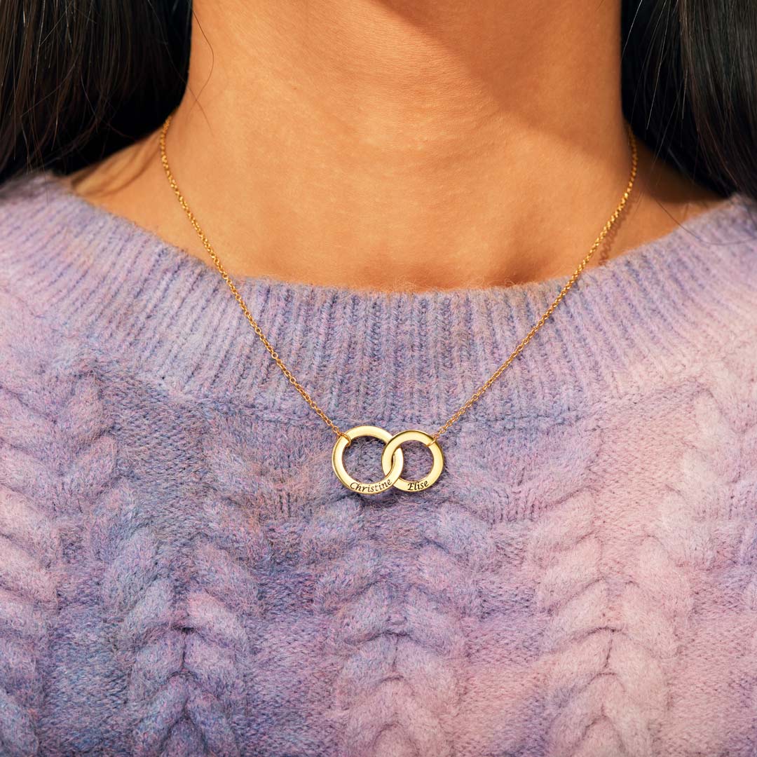 Engraved Names Interlocking Necklace