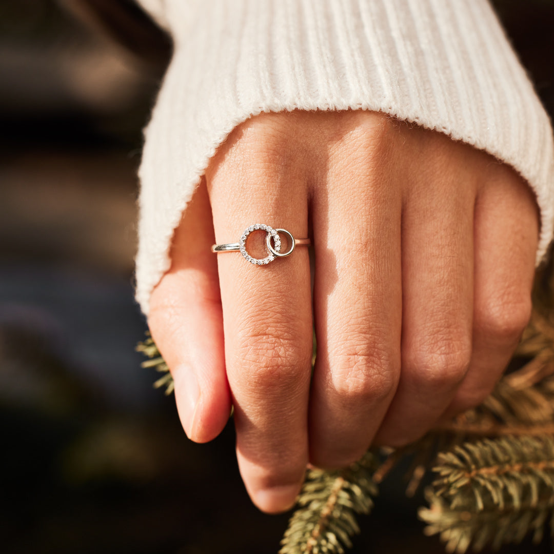 Forever Linked Forever Loved Linked Circle Ring