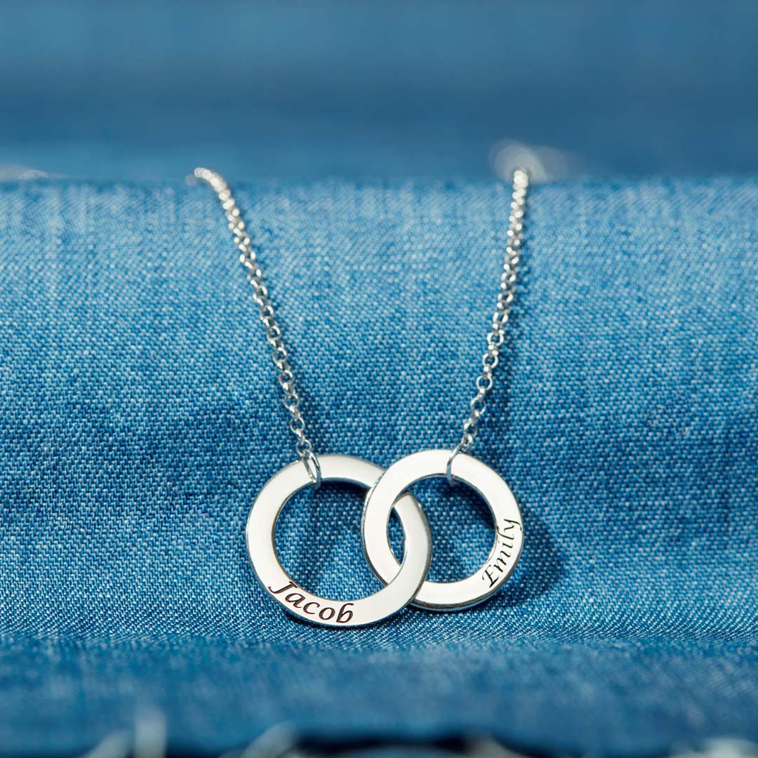 Engraved Names Interlocking Necklace