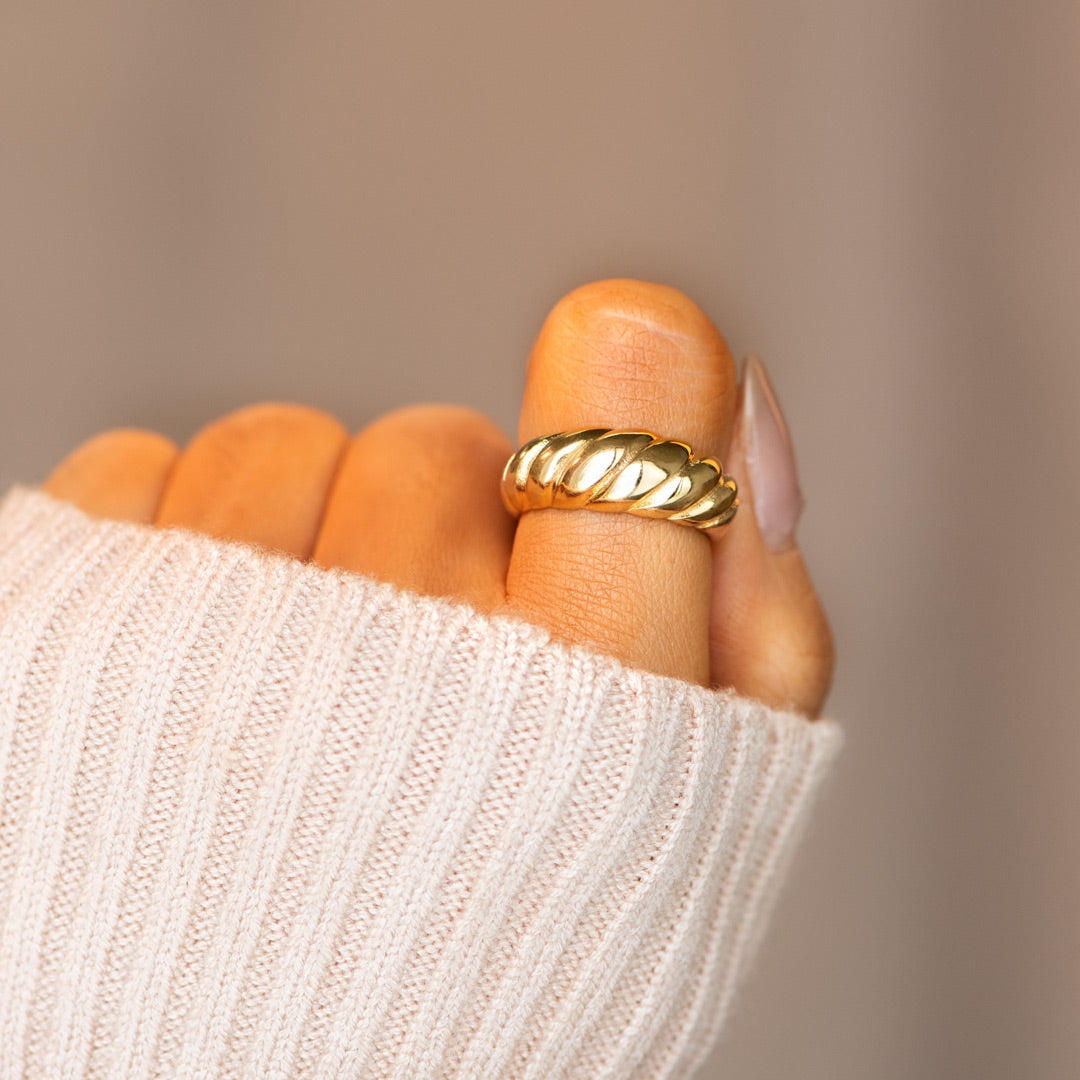Croissant Dôme Ring