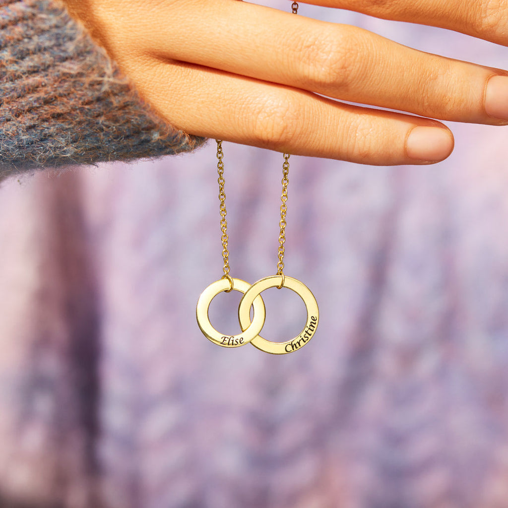 Engraved Names Interlocking Necklace