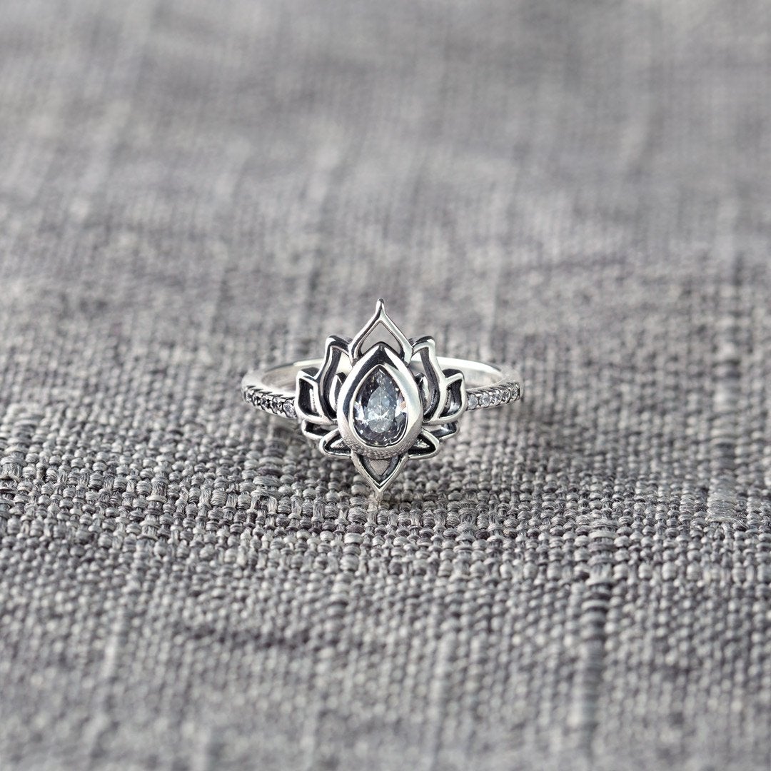 Same Girl Same Name Lotus Ring S925