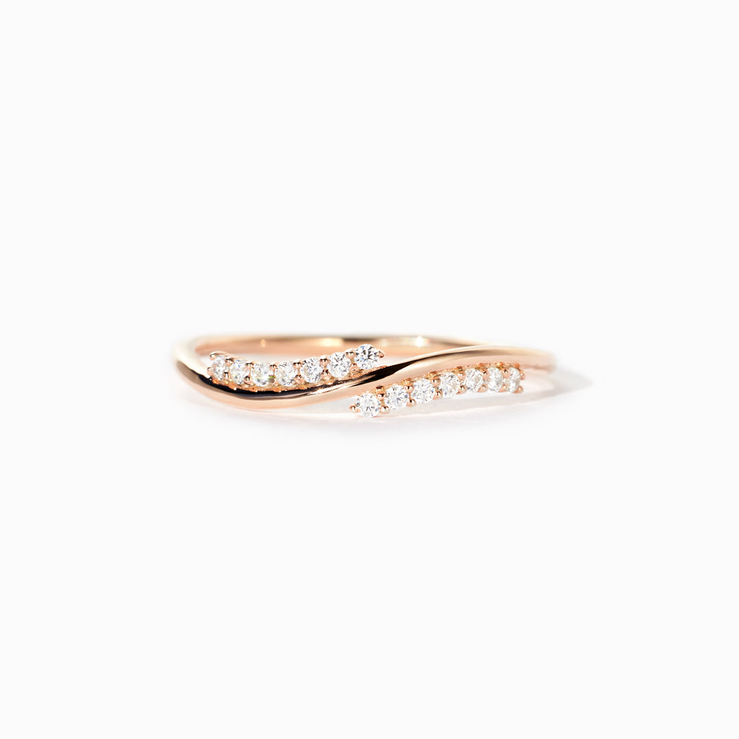 Path Of Life Pavé Wavy Band